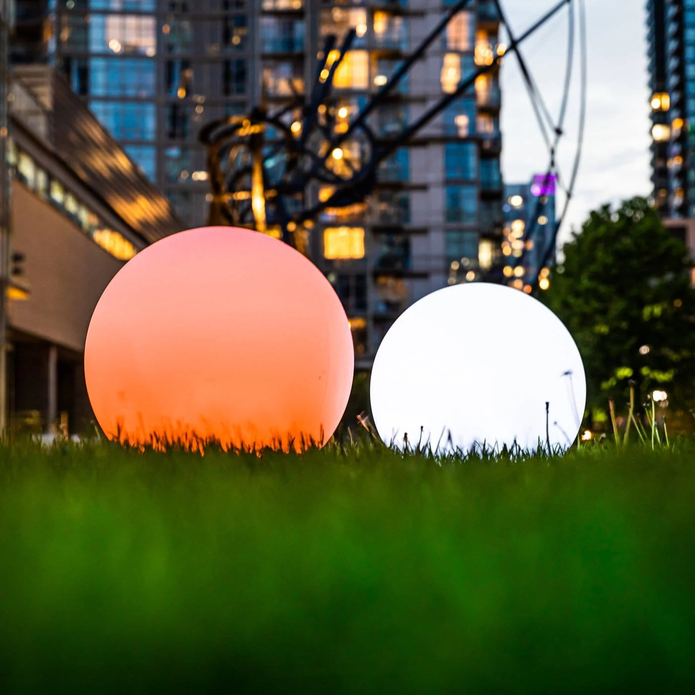 LED Spherical Garden Light