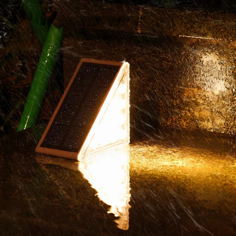 AMARYLLIS™ Solar Powered Stair Lights